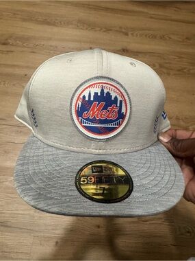 New Era Mets 59FIFTY Fitted Hat - Cream Crown with Gray Brim